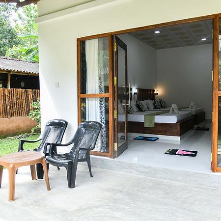 Clay House Hotel Udawalawe Buitenkant foto