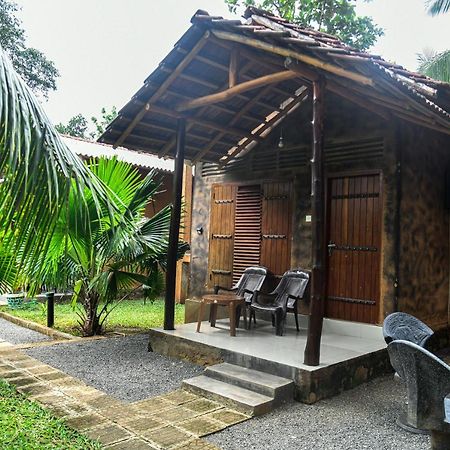 Clay House Hotel Udawalawe Buitenkant foto