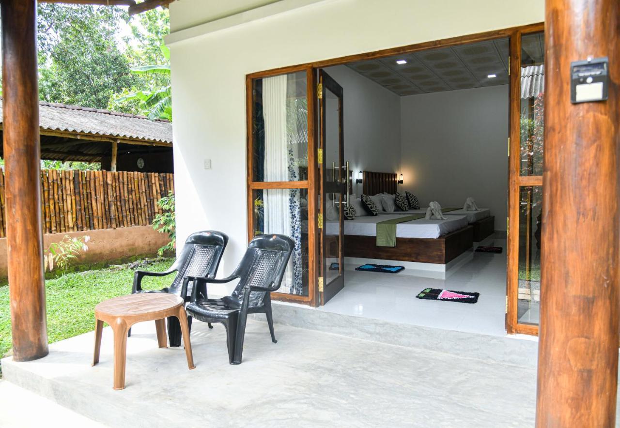 Clay House Hotel Udawalawe Buitenkant foto