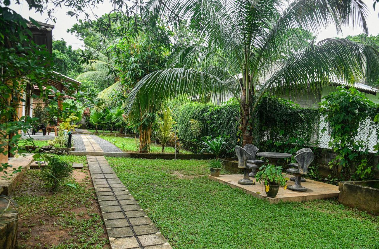 Clay House Hotel Udawalawe Buitenkant foto
